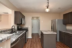 136 W Corley Ln, Spartanburg, SC 29303 - Photo 9