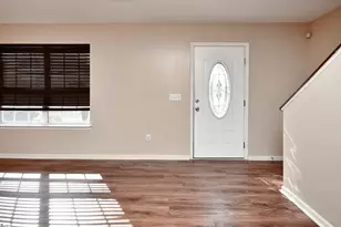 136 W Corley Ln, Spartanburg, SC 29303 - Photo 5