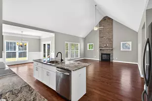 415 S Pendernale Dr, Moore, SC 29369 - Photo 3