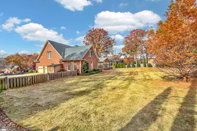 111 W Woodglen Road, Spartanburg, SC 29301 - Photo 5