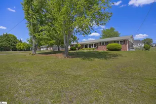 205 Meadow Ln, Easley, SC 29642 - Photo 5