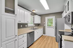 693 Cotton Branch Dr, Boiling Springs, SC 29316 - Photo 3
