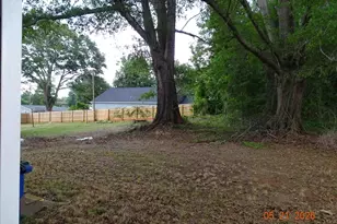 160 Dunbar St, Wellford, SC 29385 - Photo 13