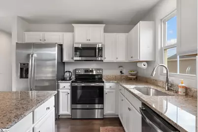 402 Edgehill Court, Greenville, SC 29617 - Photo 9