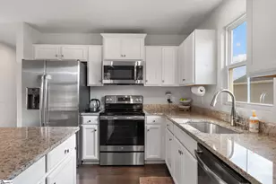 402 Edgehill Ct, Greenville, SC 29617 - Photo 9