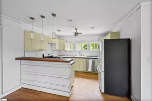 121 Lisa Cir, Marietta, SC 29611 - Photo 9