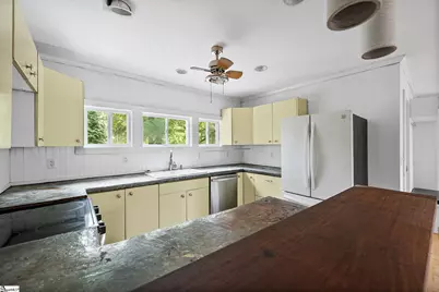 121 Lisa Circle, Marietta, SC 29611 - Photo 11