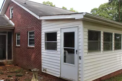 109 S Greenwood Avenue, Ware Shoals, SC 29692 - Photo 7