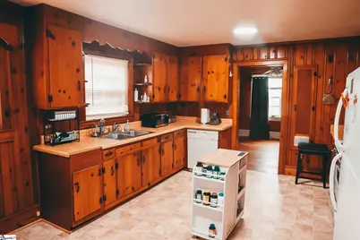 109 S Greenwood Avenue, Ware Shoals, SC 29692 - Photo 3