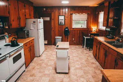 109 S Greenwood Avenue, Ware Shoals, SC 29692 - Photo 5