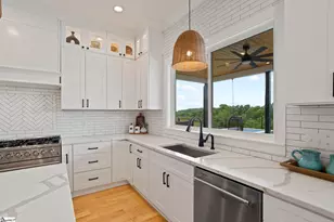 6850 Mountain View Rd, Taylors, SC 28687 - Photo 21