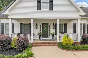 379 Shallowford Dr, Boiling Springs, SC 29316 - Photo 3