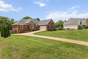 221 Sharon Dr, Greer, SC 29651 - Photo 3
