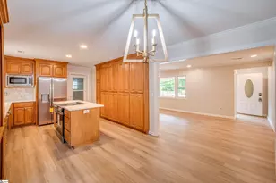 210 Knollview Dr, Greenville, SC 29611 - Photo 9