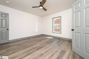 1208 W Main St, Laurens, SC 29360 - Photo 11
