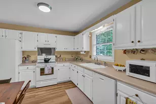 184 Buckstone Ln, Spartanburg, SC 29307 - Photo 3