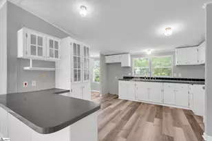 315 Calina Heights, Spartanburg, SC 29651 - Photo 3