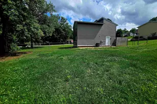 200 Sharon Ln, Easley, SC 29640 - Photo 27