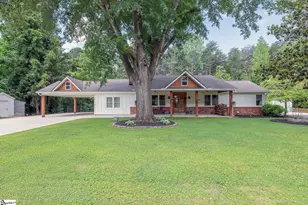 508 Forest Dr, Landrum, SC 29356 - Photo 1