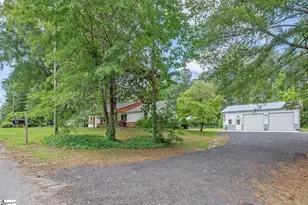 508 Forest Dr, Landrum, SC 29356 - Photo 5