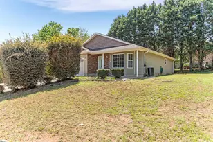 400 Panther Ct, Greer, SC 29651 - Photo 1
