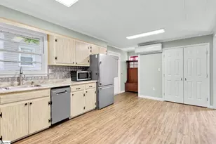 203 Shands St, Clinton, SC 29325 - Photo 9