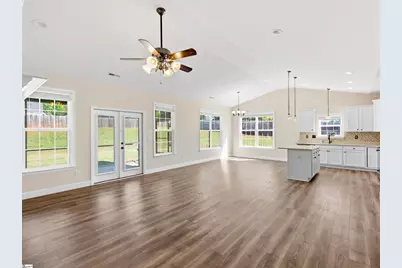 382 W Darby Road, Greenville, SC 29609 - Photo 5