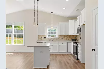 382 W Darby Road, Greenville, SC 29609 - Photo 13