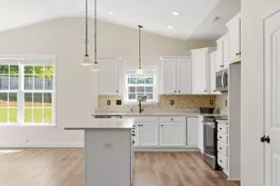 382 W Darby Rd, Greenville, SC 29609 - Photo 13