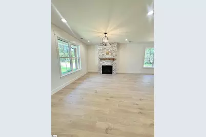 960 Goodjoin Road, Campobello, SC 29322 - Photo 3