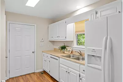 151 E Mountain Creek Road, Greenville, SC 29609 - Photo 5