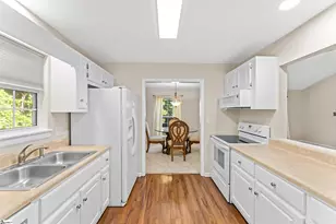 151 E Mountain Creek Rd, Greenville, SC 29609 - Photo 9
