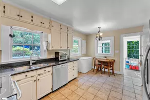 206 W Farley Ave, Laurens, SC 29360 - Photo 11