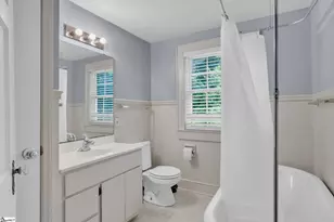 206 W Farley Ave, Laurens, SC 29360 - Photo 23
