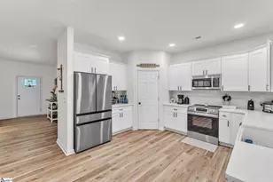 404 Burrell St, Pendleton, SC 29670 - Photo 13