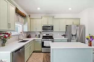 8 Garden Hill Rd, Simpsonville, SC 29680 - Photo 7