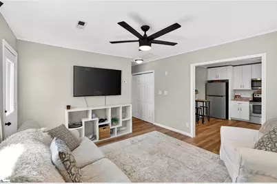 7 Burns Circle, Greenville, SC 29605 - Photo 3