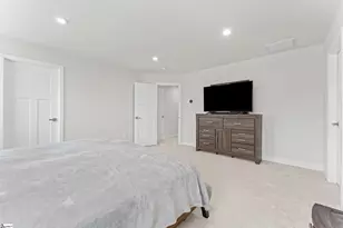 561 Martin Crk Dr, Simpsonville, SC 29680 - Photo 17
