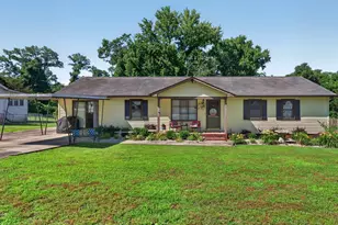 135 W Church St, Cowpens, SC 29330 - Photo 1
