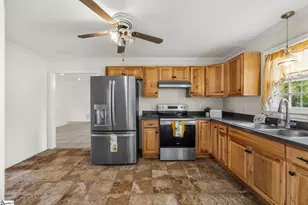 608 Lenhardt Rd, Greenville, SC 29611 - Photo 3