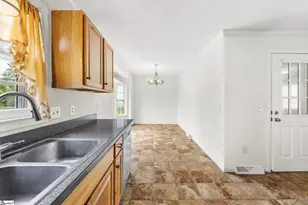608 Lenhardt Rd, Greenville, SC 29611 - Photo 7
