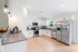 69 Pine Dr, Taylors, SC 29687 - Photo 3