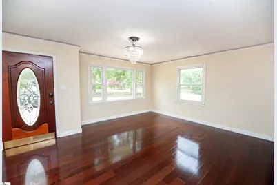 548 Honeysuckle Road, Spartanburg, SC 29303 - Photo 5
