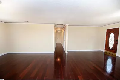 548 Honeysuckle Road, Spartanburg, SC 29303 - Photo 7