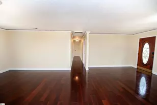 548 Honeysuckle Rd, Spartanburg, SC 29303 - Photo 7