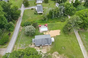 548 Honeysuckle Rd, Spartanburg, SC 29303 - Photo 3