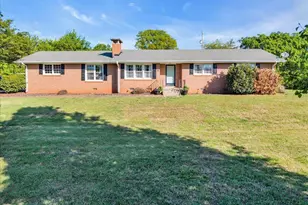 141 McJunkin Dr, Pickens, SC 29671 - Photo 1