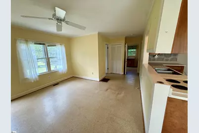 301 Pine Street, Clinton, SC 29325 - Photo 9