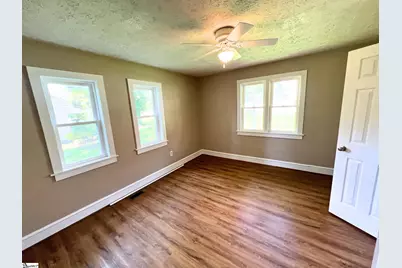 115 E Beattie Street, Liberty, SC 29657 - Photo 11