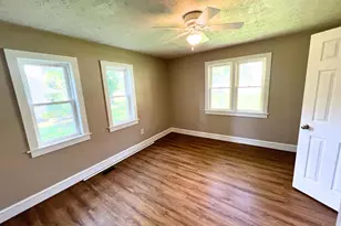 115 E Beattie St, Liberty, SC 29657 - Photo 11